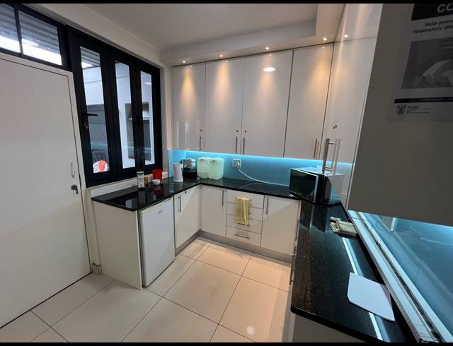 2,113M² RETAIL FOR SALE IN PAROW EAST